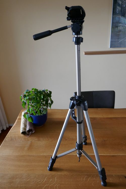 Treppiedi & Teste: Video oder Photo Stativ HAMA Star 61mit Tragetasche – Usato da Stäfa venduto da koopjesnu 1