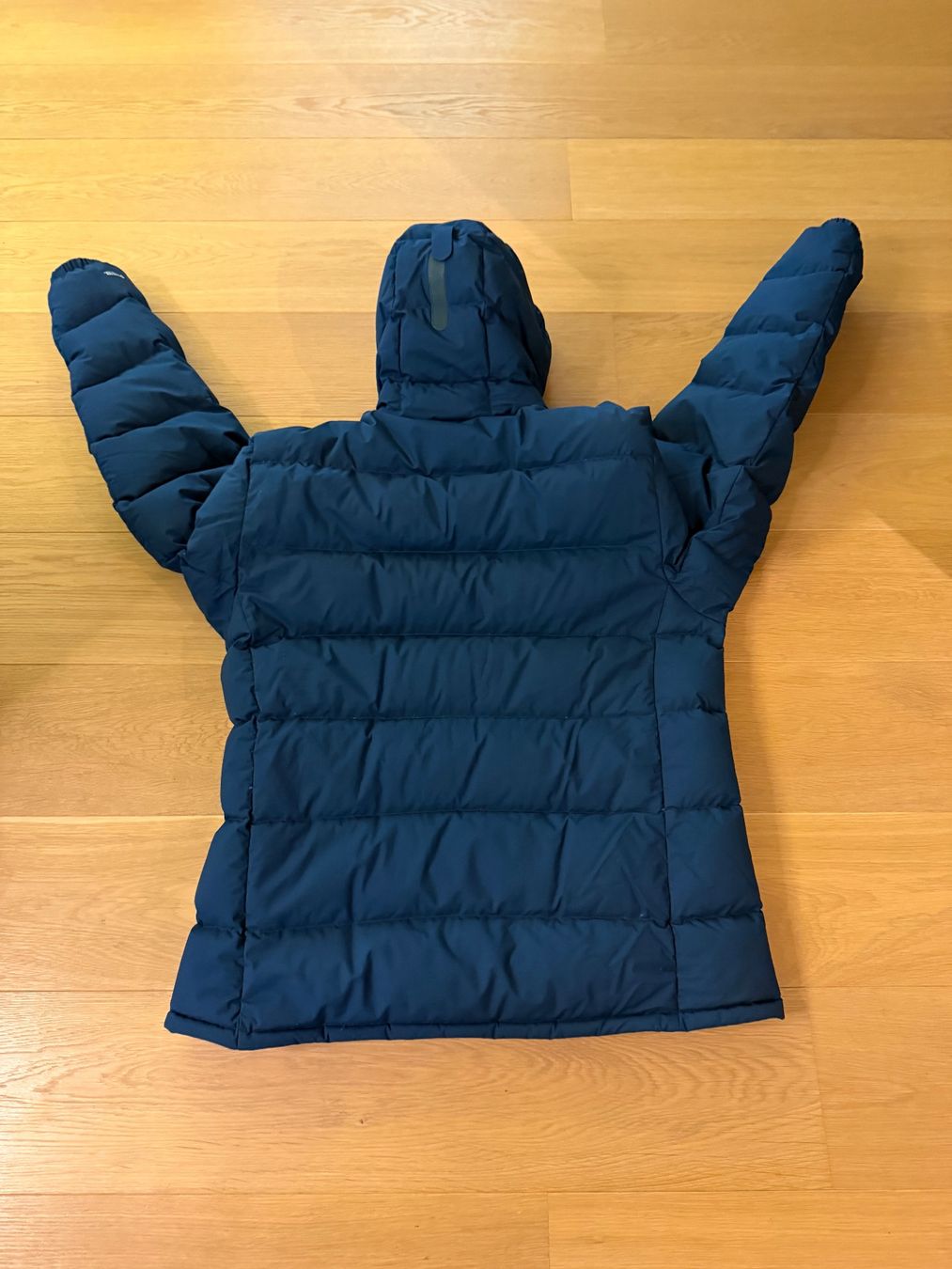 Mont Bell Jacken: Mont Bell Daunenjacke – Neu (gemäss Beschreibung) aus Engelberg von Cannondale41 1
