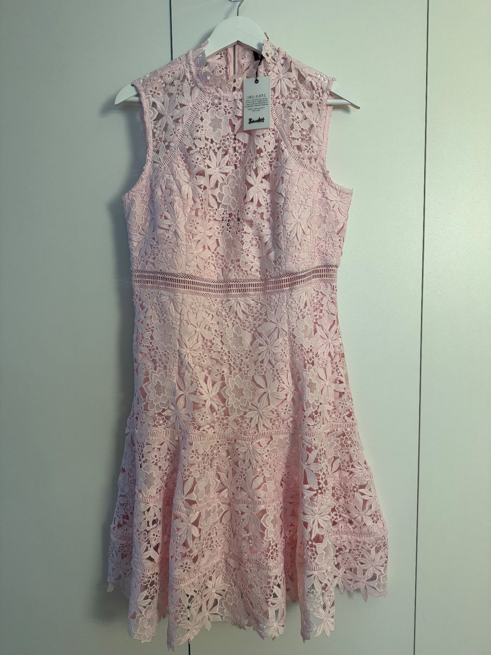 Robes: Cocktail Kleid 42 – Neuf (Voir description) à Brig par studerbankierna