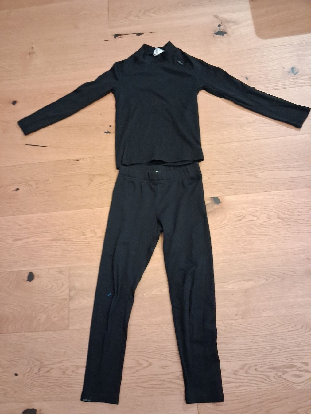 Sous-vêtements: Thermo-Unterwäsche Set, schwarz, Grösse 128 – D'occasion à Thalwil par myandine