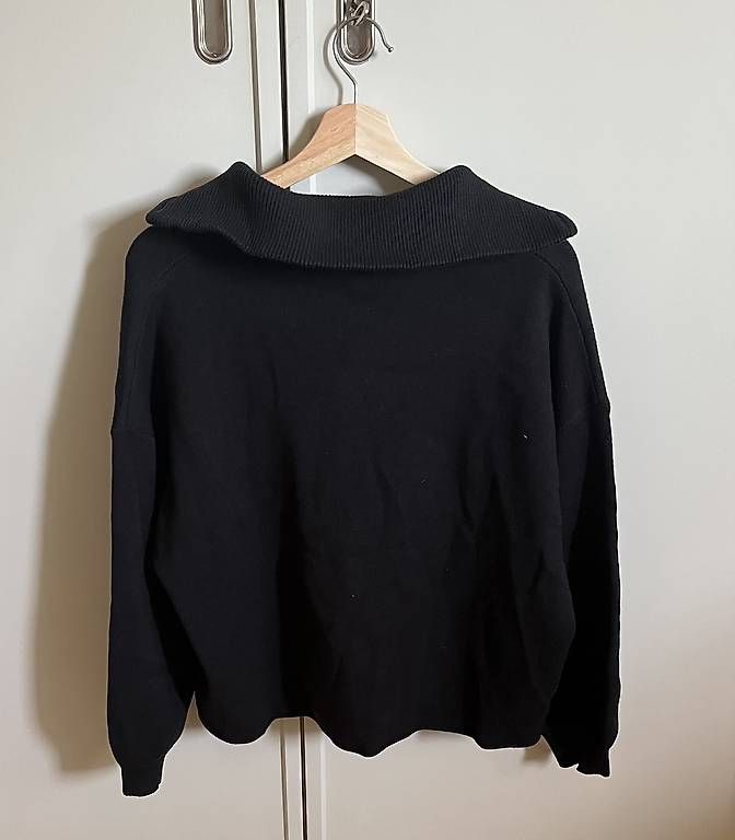 Maglioni & Felpe: SCHWARZER STRADIVARIUS PULLOVER MIT REISSVERSCHLUS – Usato da Basel venduto da lis_hv8g 2