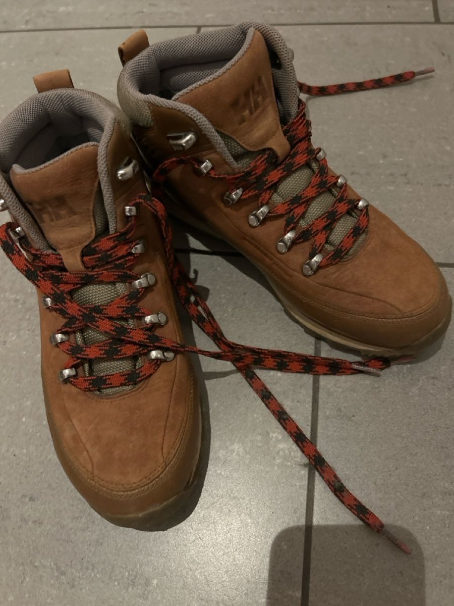Helly Hansen Damenschuhe: Schuh Helly Hansen – Gebraucht aus Aarau Rohr von Tamtamrot