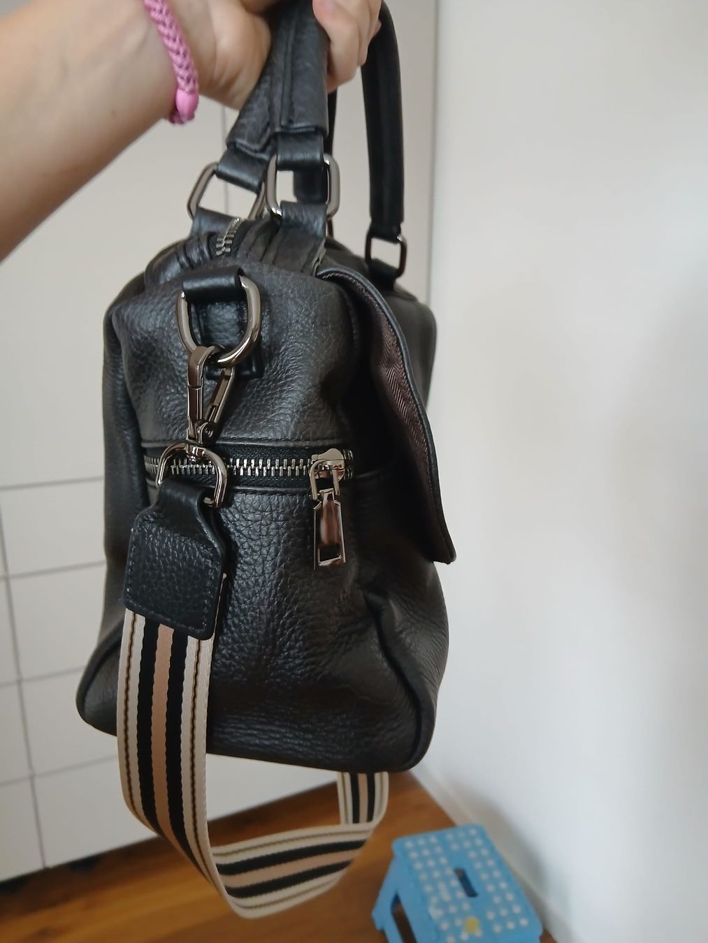 Borse: Leder Tasche Anthrazit  – Usato da Richterswil venduto da Dude05 3