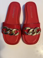 Laura Biagiotti Pantoletten rot mit Kette Grösse 40