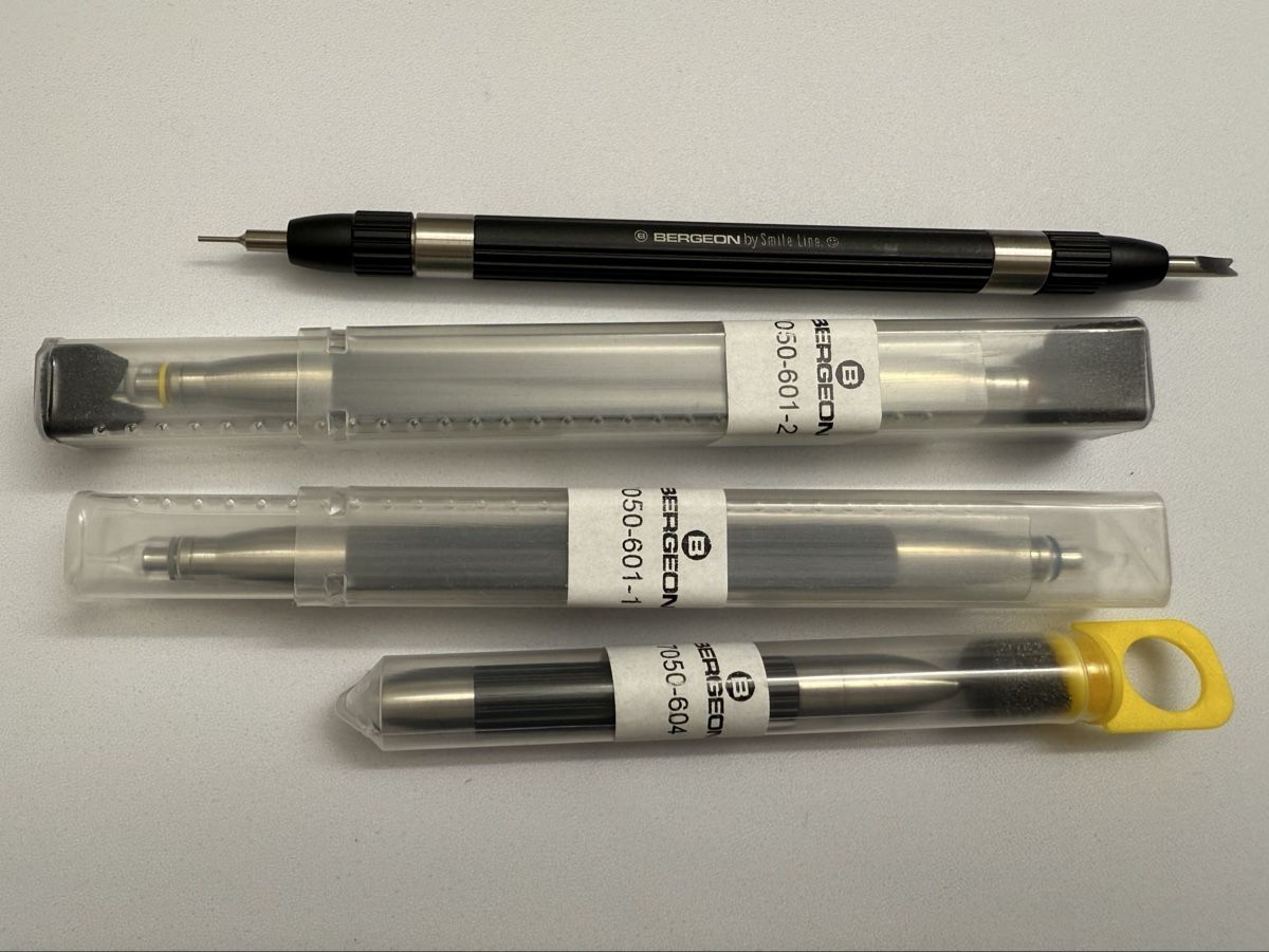 Bergeon Tutti gli attrezzi: Outil bergeon smile line – Nuovo e nell'imballaggio originale da la chaux de fonds venduto da corido 1