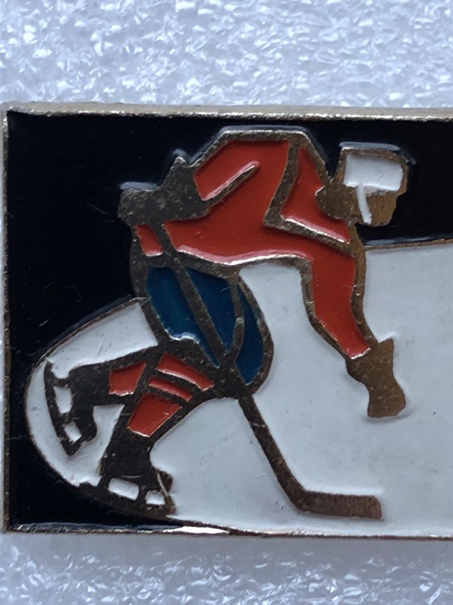 Broschen & Nadeln: Soviet ice hockey Pin vintage – Gebraucht aus Osogna von goodthingme 1