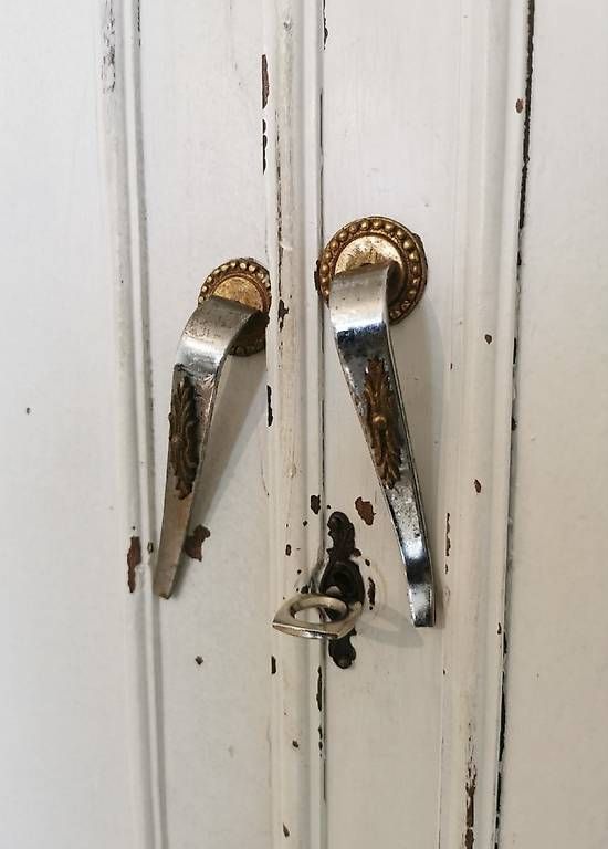 Schränke: Antiker Kleiderschrank Shabby Chic – Gebraucht aus Uster von dbli01 1