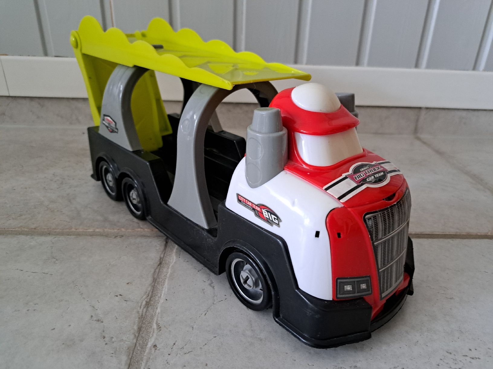 Giocattoli: Lastwagen mit Sound – Usato da Seuzach venduto da nadine.baur84