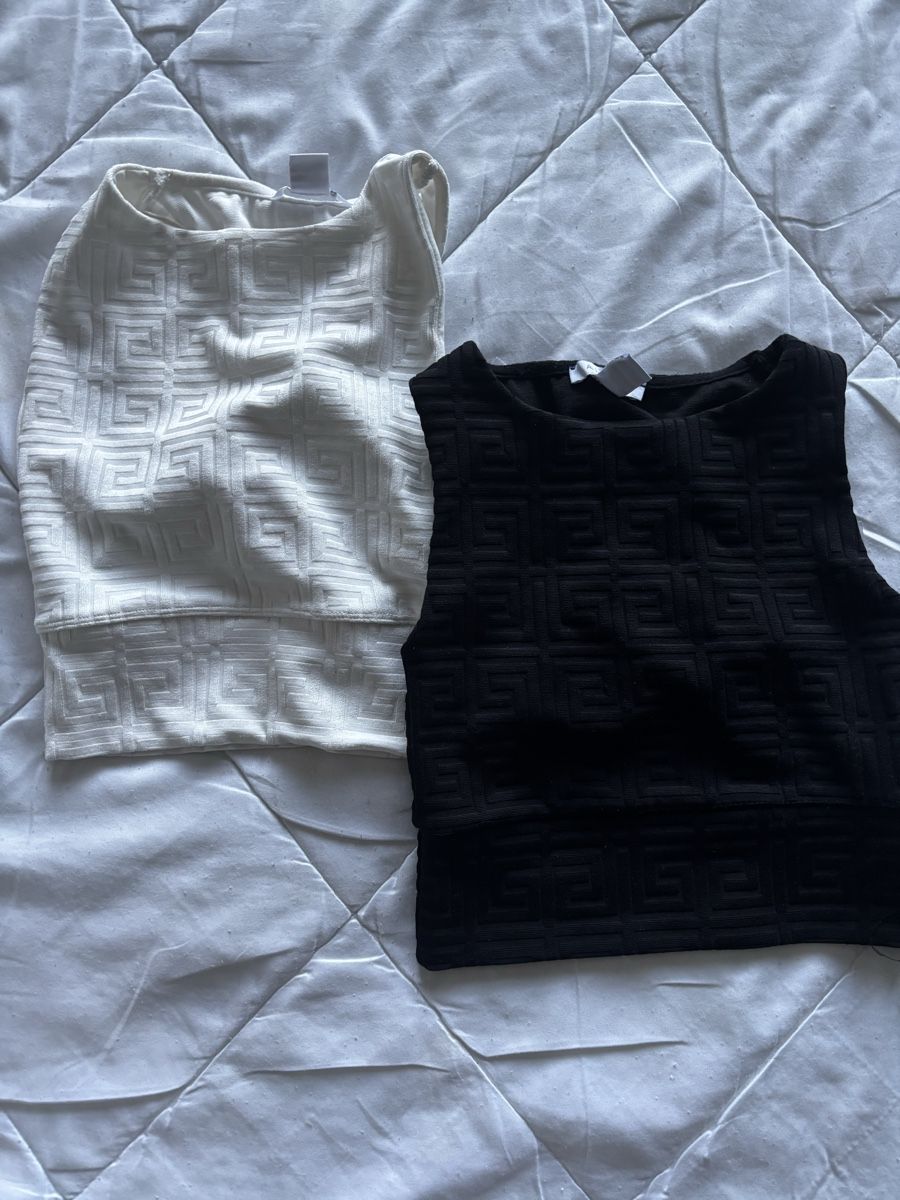 Camicette, T-shirt & Top: Top donna , taglia XS, nero e bianco. 5 – Usato da sion venduto da mar_zd57