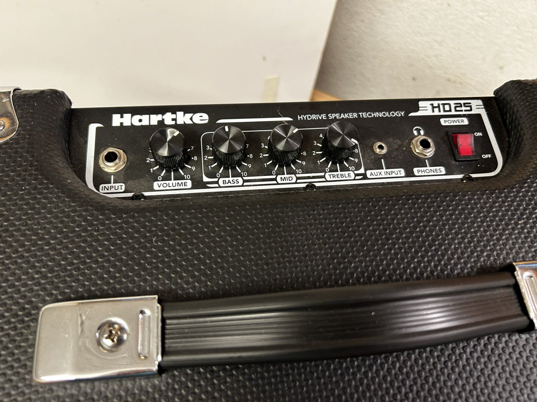 Hartke Amplificatori: Bassverstärker Hartke HD25 – Usato da Hombrechtikon venduto da HW18 1