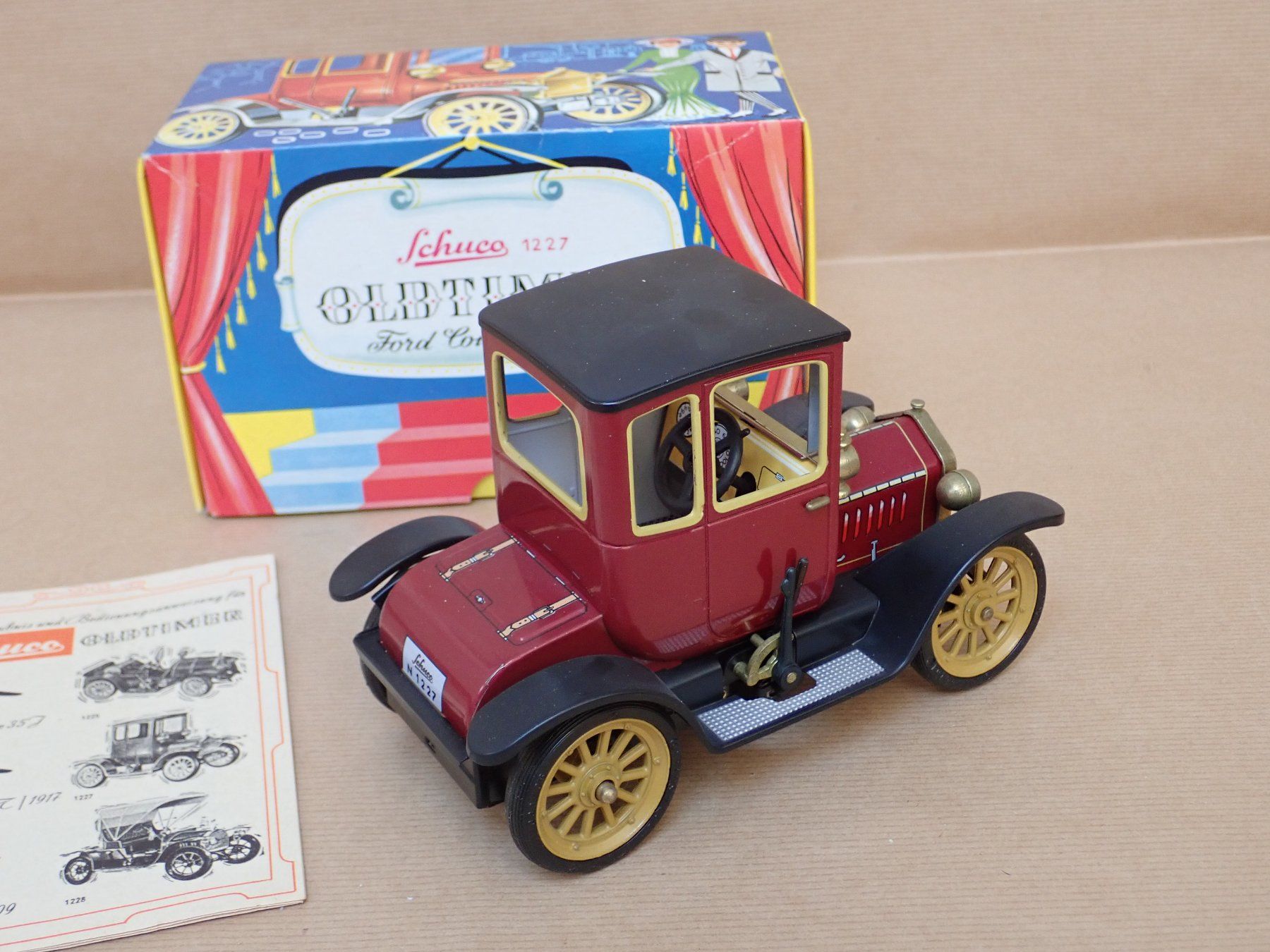 Schuco Modellini d'auto: Ford T Coupé 1917 - Schuco Oldtimer 1227 – Nuovo e nell'imballaggio originale da Winterthur venduto da 602ccm 1