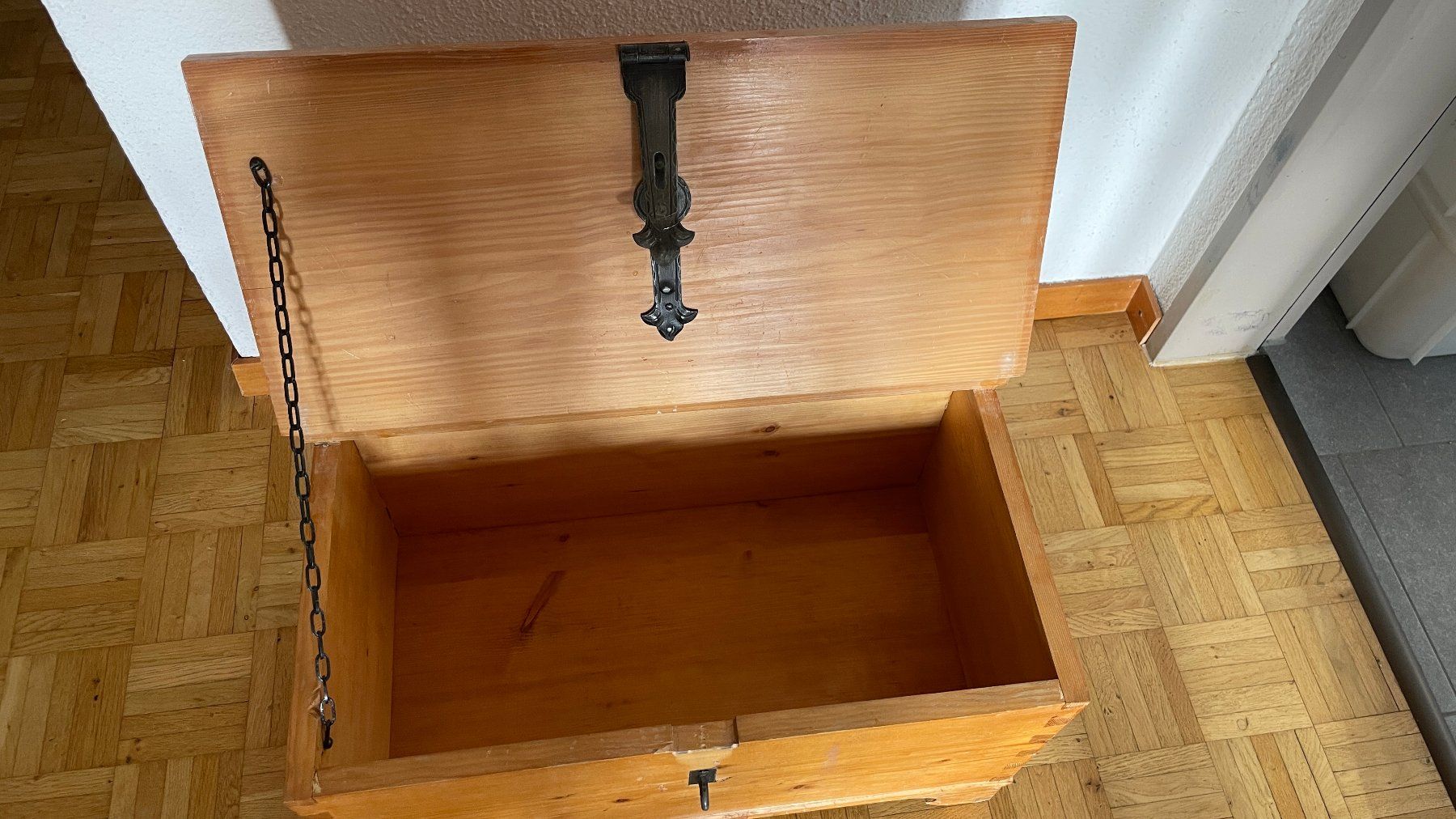 Cassapanche: Schöne kleine Holztruhe – Usato da Glattfelden venduto da cybermaxx 3