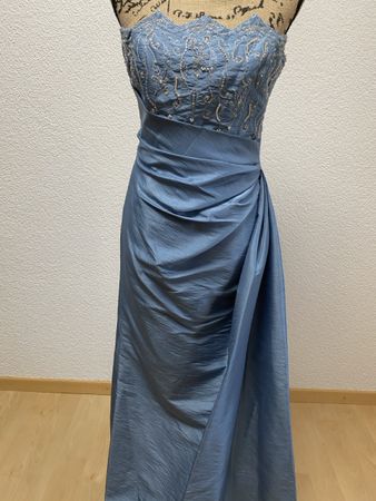Abend/Hochzeit Kleid mit dem Schal