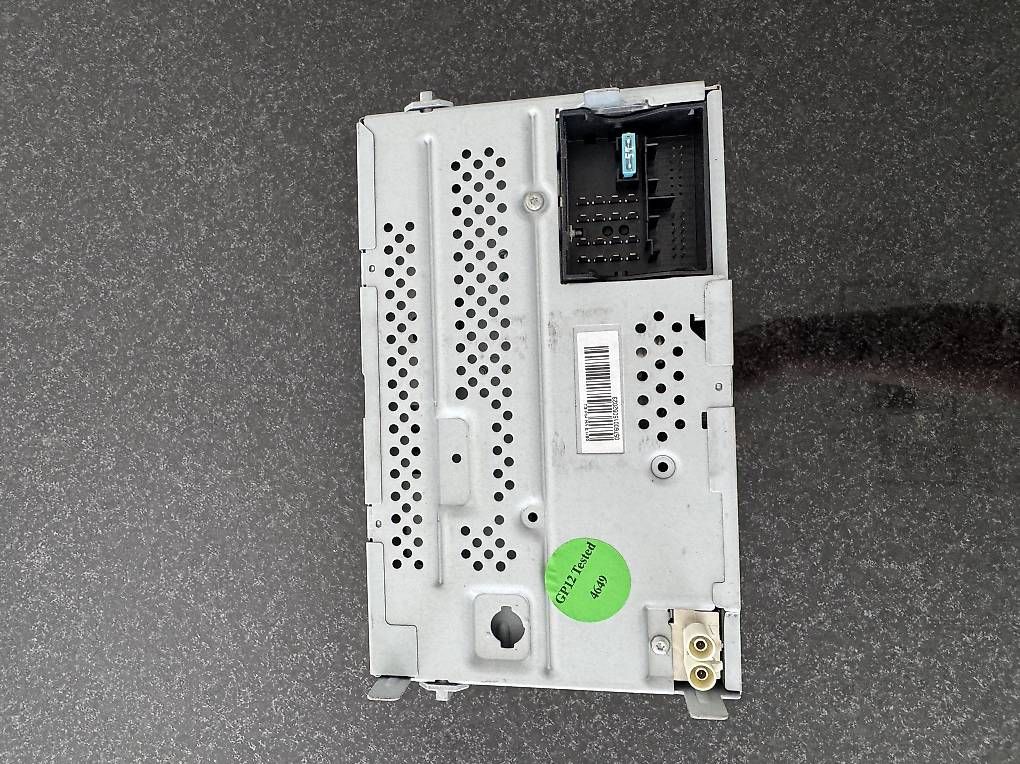Radio: VW GOLF 5 & 6 Radio Original – Usato da Schlieren venduto da Yll0309 2