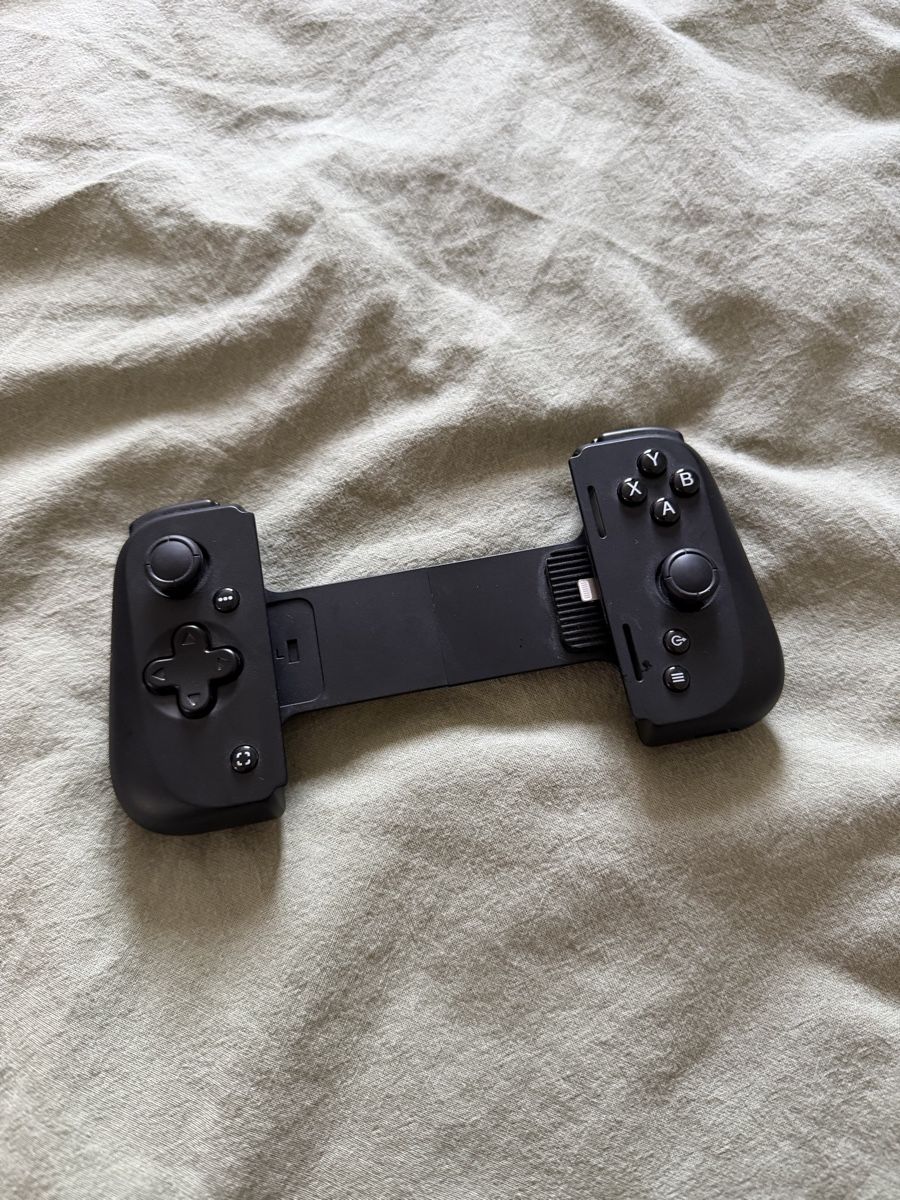 Razer Controller: Razer Gaming Controller IPhone Lightning-Stecker – Gebraucht aus Bäretswil von claemaens