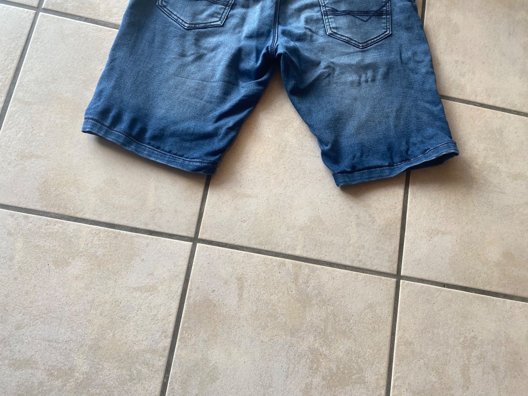 Pantaloni: Short M  CARS dunkelblaue – Usato da Orpund venduto da Mary8972 7