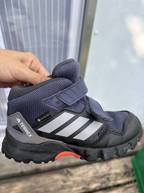 Scarpe per ragazzi: Adidas Terrex GORE-TEX Wanderschuhe, Gr. 26 – Usato da Gockhausen venduto da ste_l2fm
