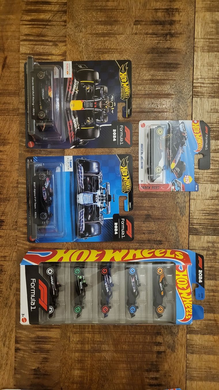 Hot Wheels Modellautos: Hot Wheels Formel 1 Autos  Sammlung – Neu und originalverpackt aus Jona von mjo_f5t2
