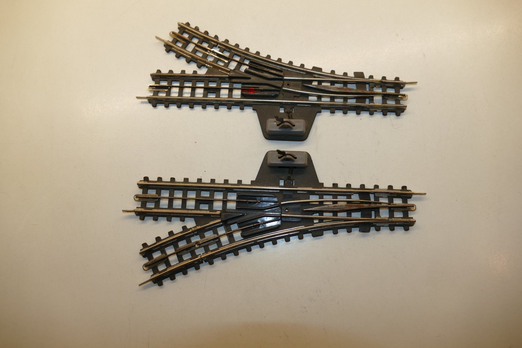 Trix Modellini di ferrovie: Trix Express H0: Handweichenpaar – Usato da Niederhasli venduto da rail-duerst