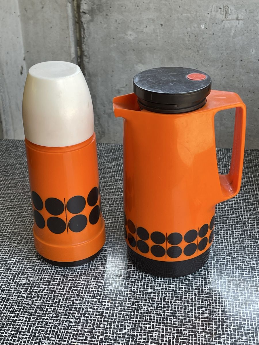 Set di piatti: 2 Vintage Thermoskrüge – Usato da Arlesheim venduto da ren_5d2b