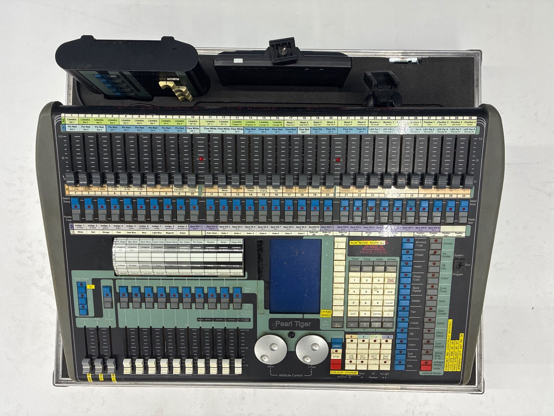 Console di mixaggio: Avolites Pearl Tiger – Usato da Zürich venduto da Boognishh 1