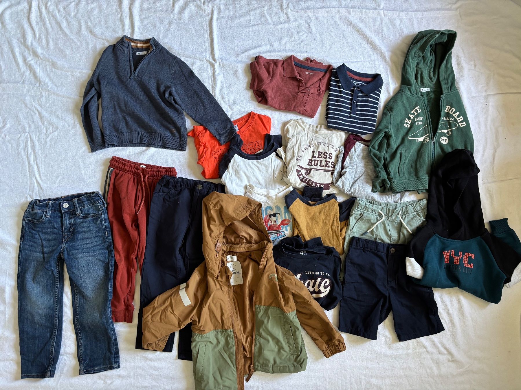 Lotti & Set di vestiti: Junge Buben Boy Kleiderpaket Grösse 104 - 18 Stück – Usato da Mülligen venduto da atwag