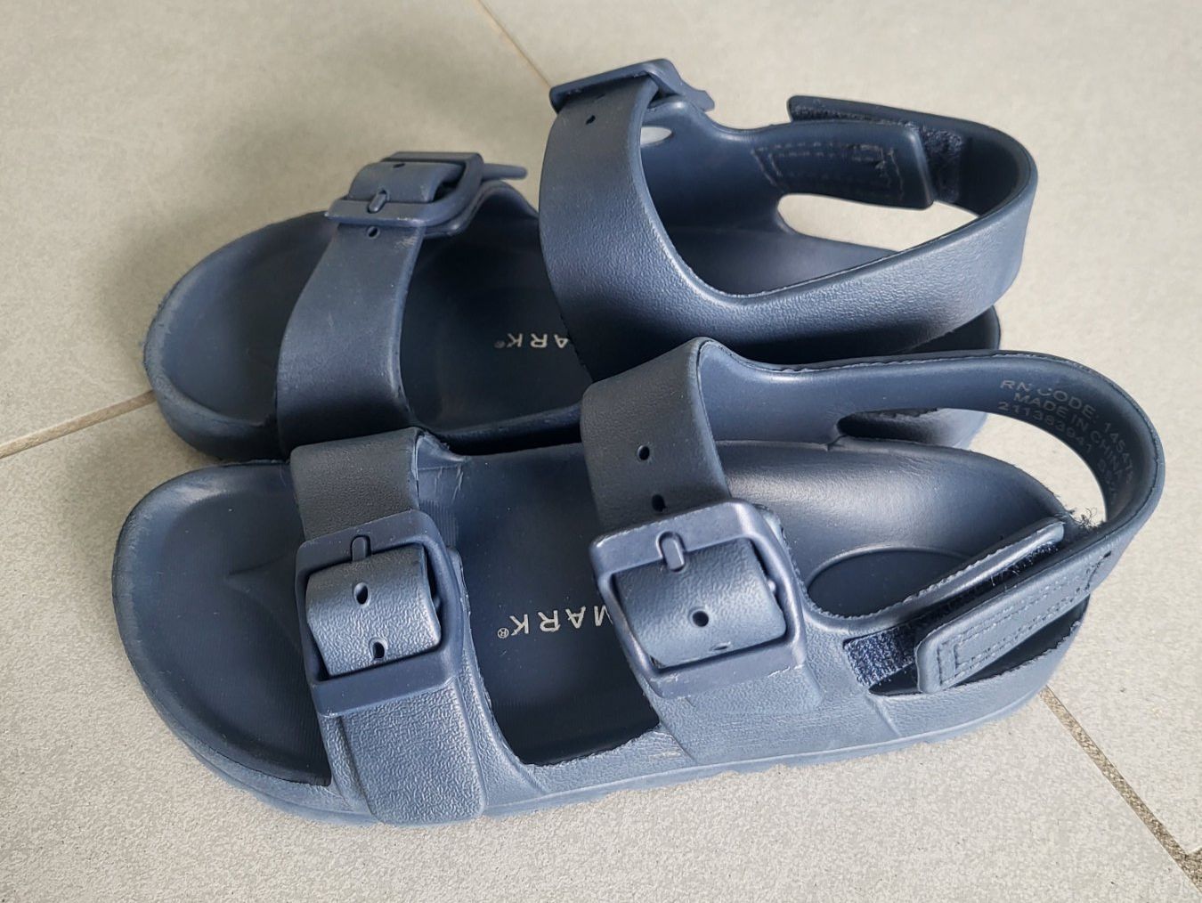 Scarpe per ragazzi: Badesandalen gr. 29 Badeschuhe – Usato da Boswil venduto da i12i 1