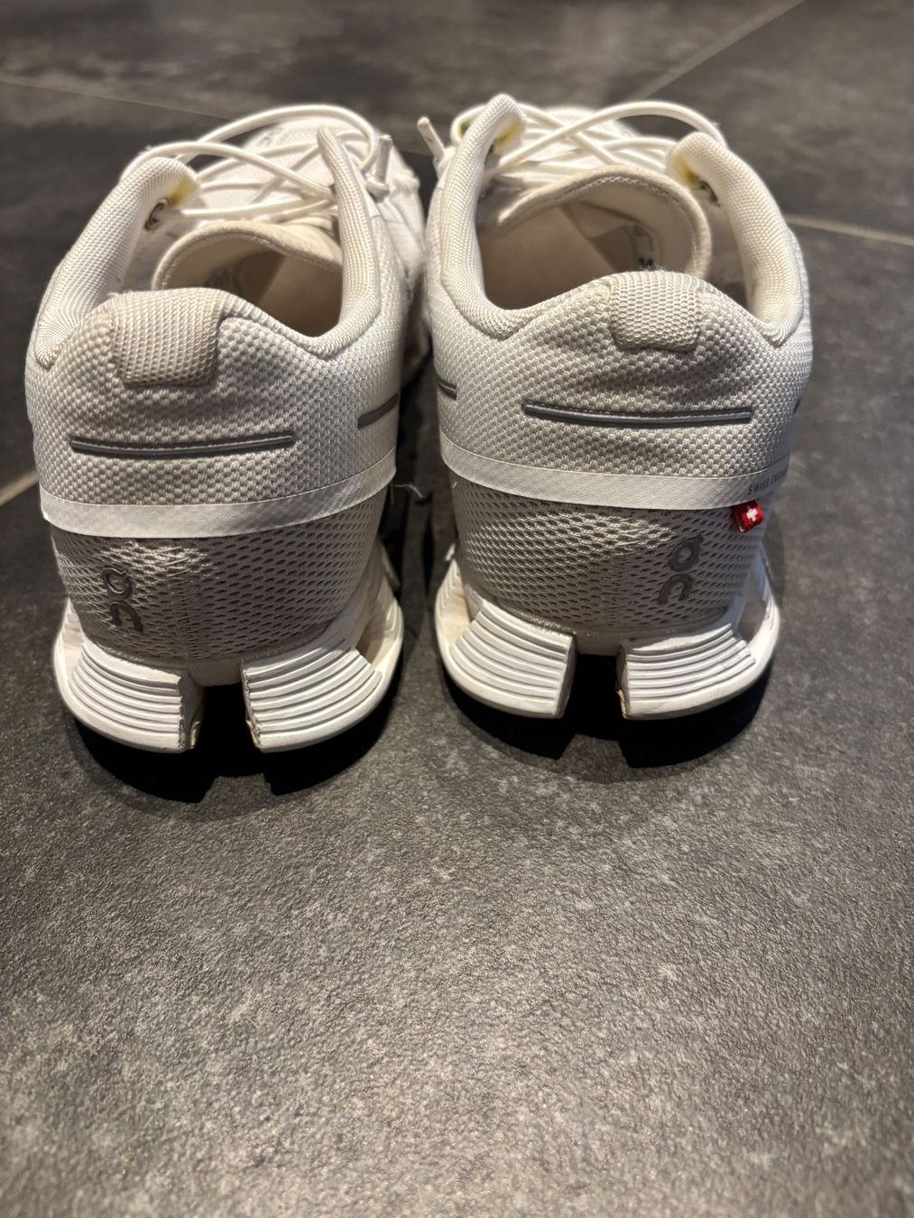 On Damenschuhe: On Damen Laufschuhe – Gebraucht aus Kriessern von Olifribi 2