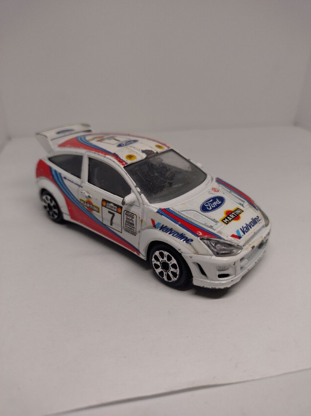 Bburago Modellini d'auto: Bburago Ford Focus WRC Martini  – Usato da La Chaux-de-Fonds venduto da Pierrot8404 1
