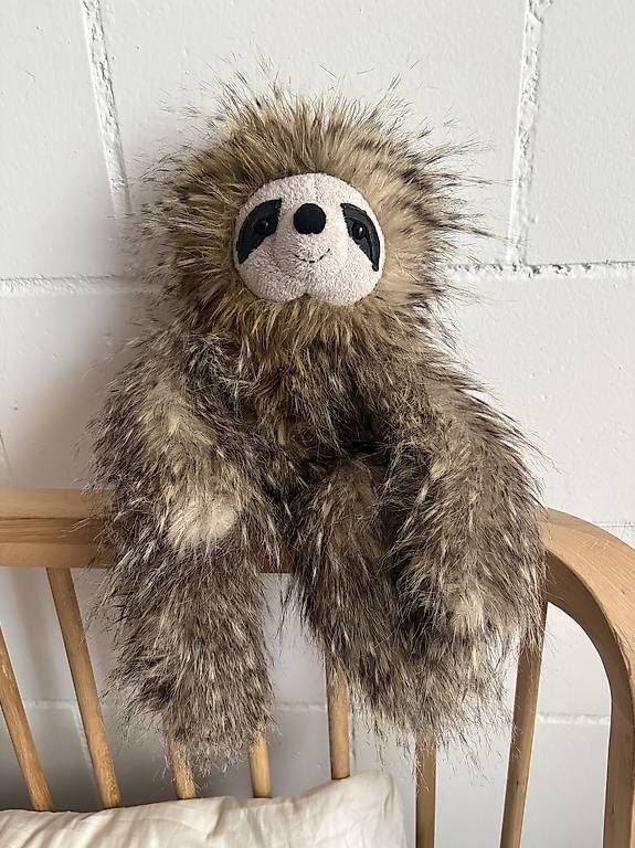 Jellycat Giocattoli: Jellycat Cyril Sloth – Usato da Wetzikon ZH venduto da Sheena.Wittausch