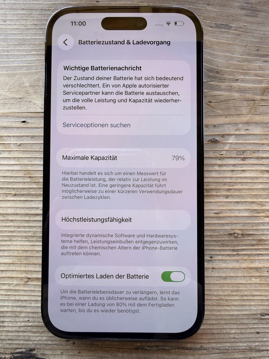 Apple Telefoni cellulari / Smartphones: iPhone 14 Pro, Space Black, 256GB – Usato da Klosters venduto da SNKRSNSTUFF 3