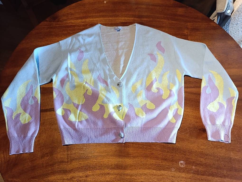 Jacken: Cardigan pastel RUBY neuf – Gebraucht aus yvonand von JeremyC25