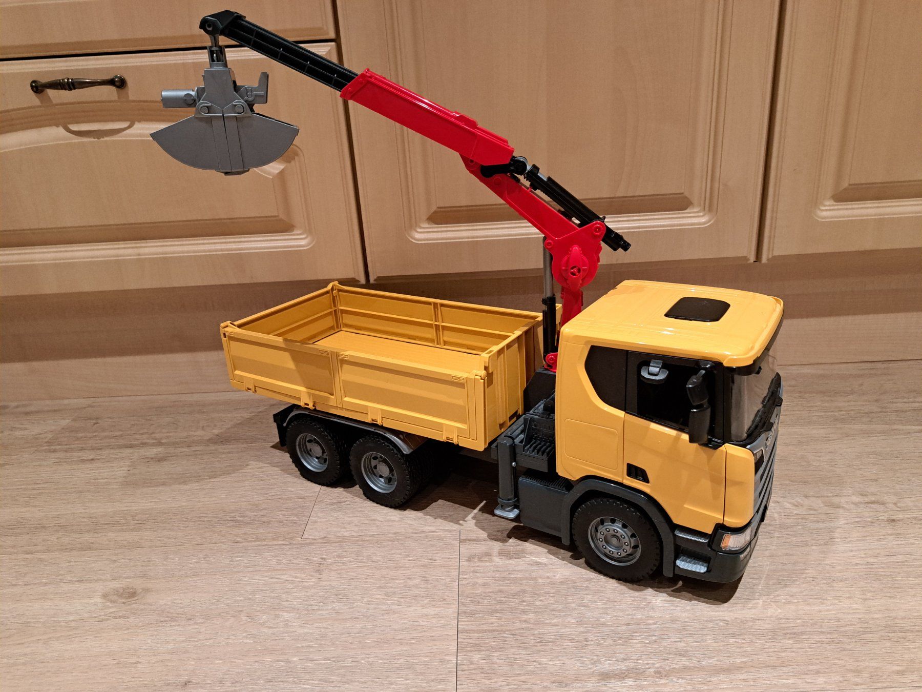 Bruder Jouets: Bruder Kran- Lastwagen – D'occasion à Matten(St.Stephan) par brocanteur86