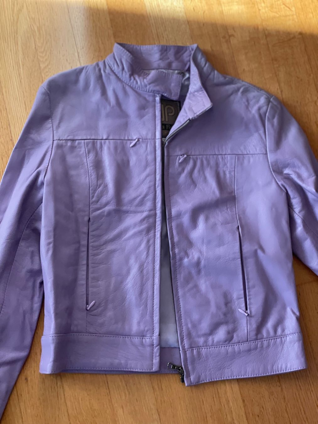 Jacken: Lila-rosa Lederjacke Gr. 36(S) IT 40 – Gebraucht aus Münchenstein von nel_57mj 5