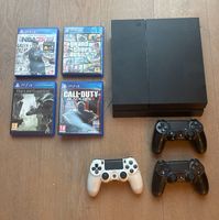 Sony PlayStation 4 Konsole mit Spielen und Controllern