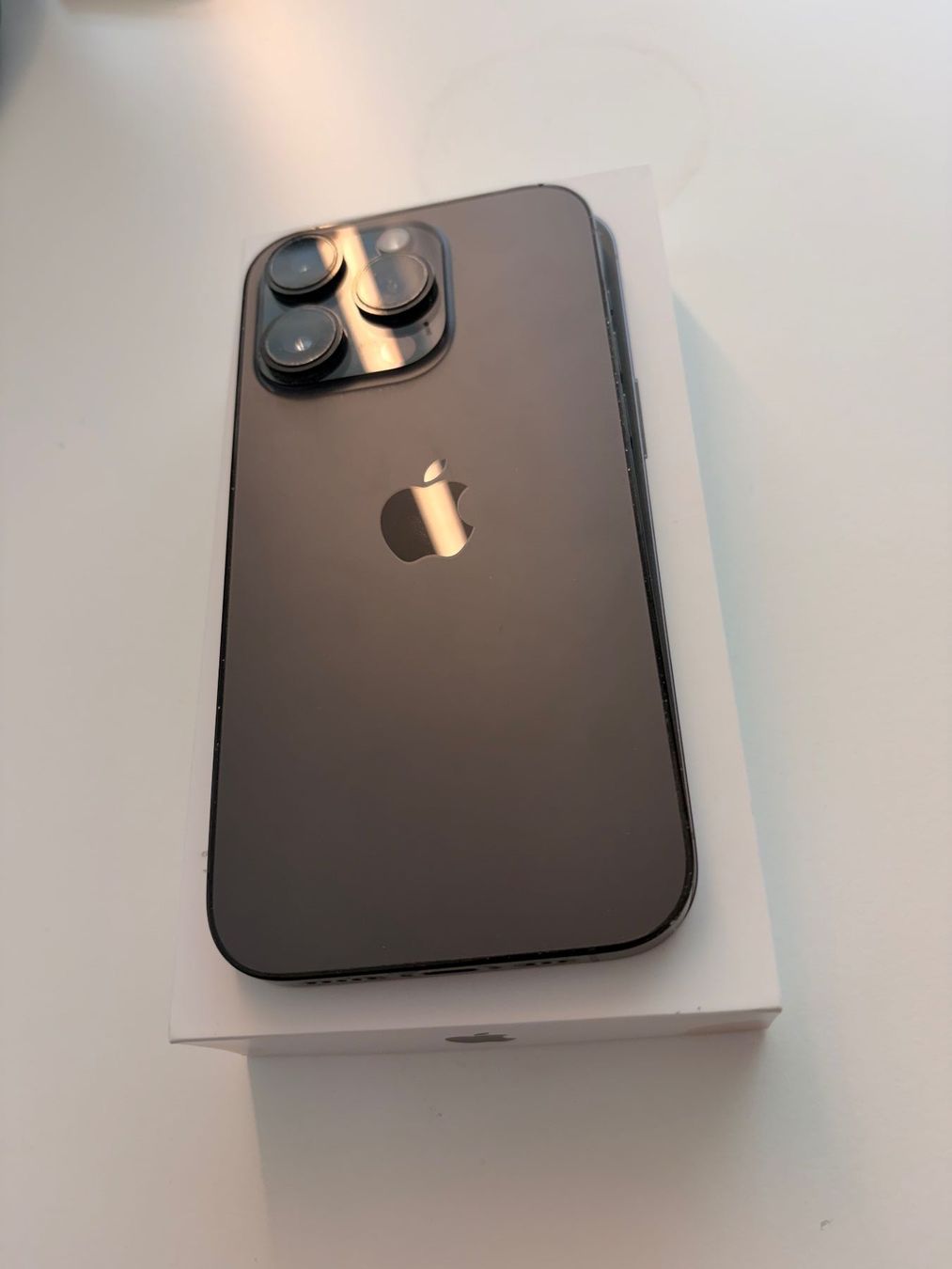 Apple Telefoni cellulari / Smartphones: iPhone 14 Pro (Top Zustand!) – Usato da Baar venduto da Luna1908