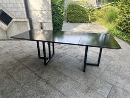Ausziehbarer Esstisch in schwarzem Glanzlack 150 - 236 x 100