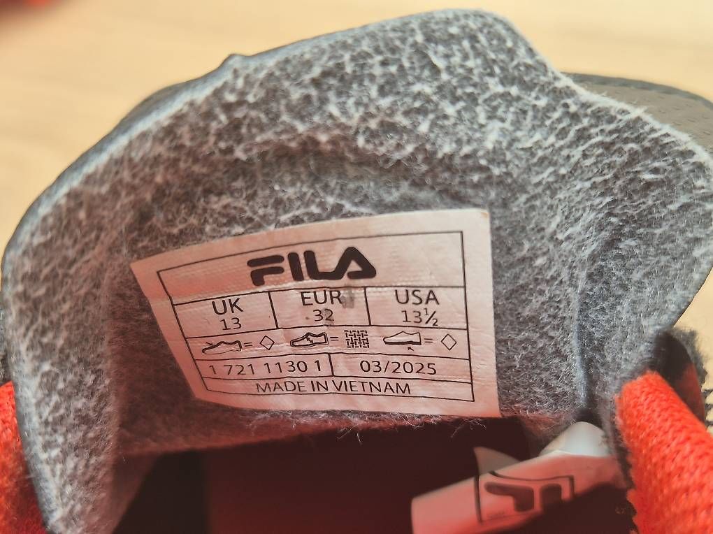 Scarpe per ragazzi: Fussballschuhe Grösse 32 Fila – Usato da Oberrohrdorf venduto da Hoto 2