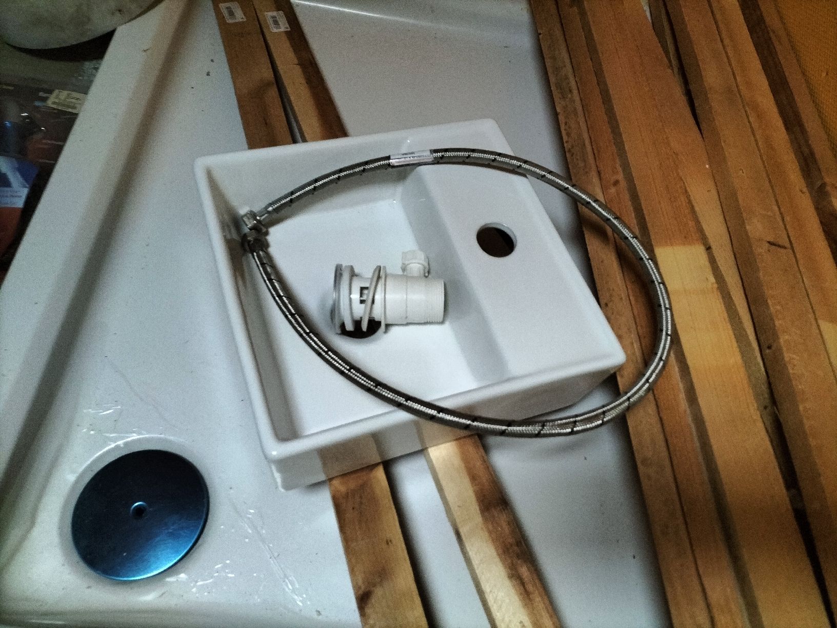 Spülbecken & Waschbecken: lavabo neu – Neu (gemäss Beschreibung) aus Beringen von tan_b56y