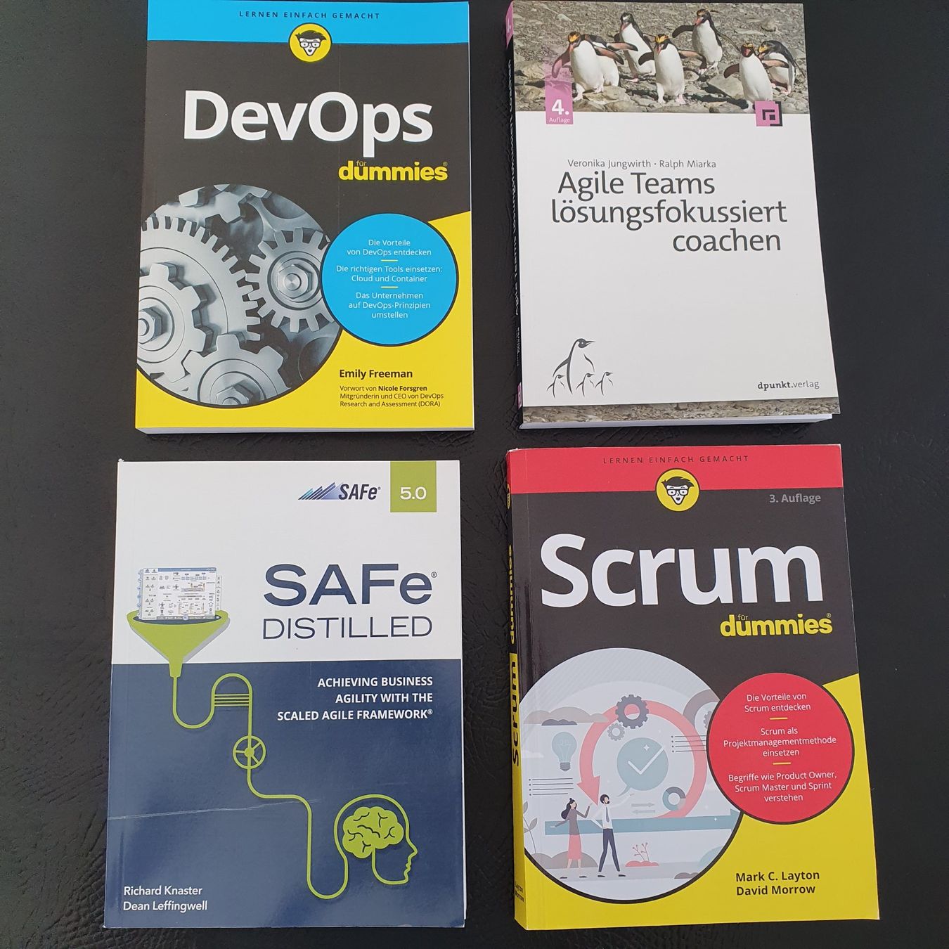 Bücher: 4 Bücher / 4 Livres Scrum - Safe - Agile - DevOps – Neu (gemäss Beschreibung) aus Suhr von Lavigie