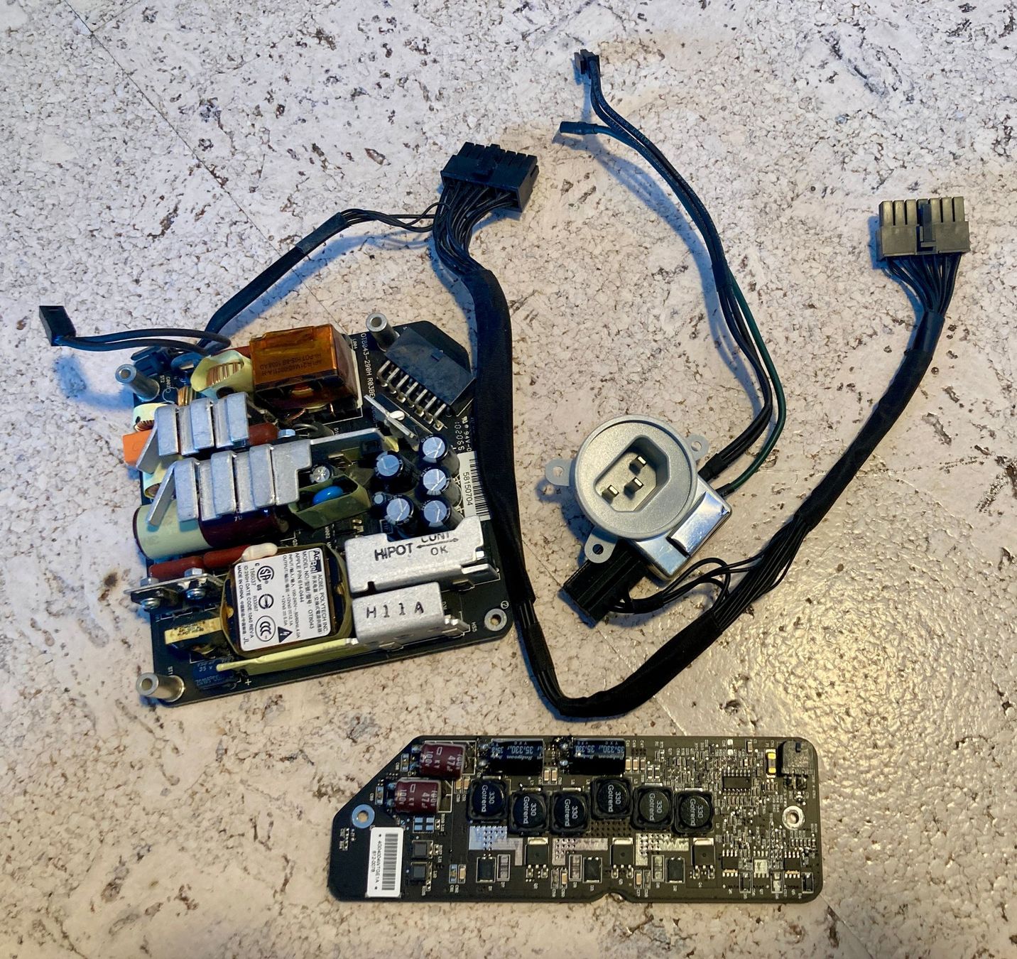 Apple PC: Apple iMac A1311 2010 Netzteil / Power Supply Set – Usato da Saas-Grund venduto da GarageSaleToday 4