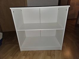 Chambre enfants, bureau, meuble bas