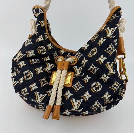 👜 ❤️ Louis Vuitton Cruise Bulles MM Navy