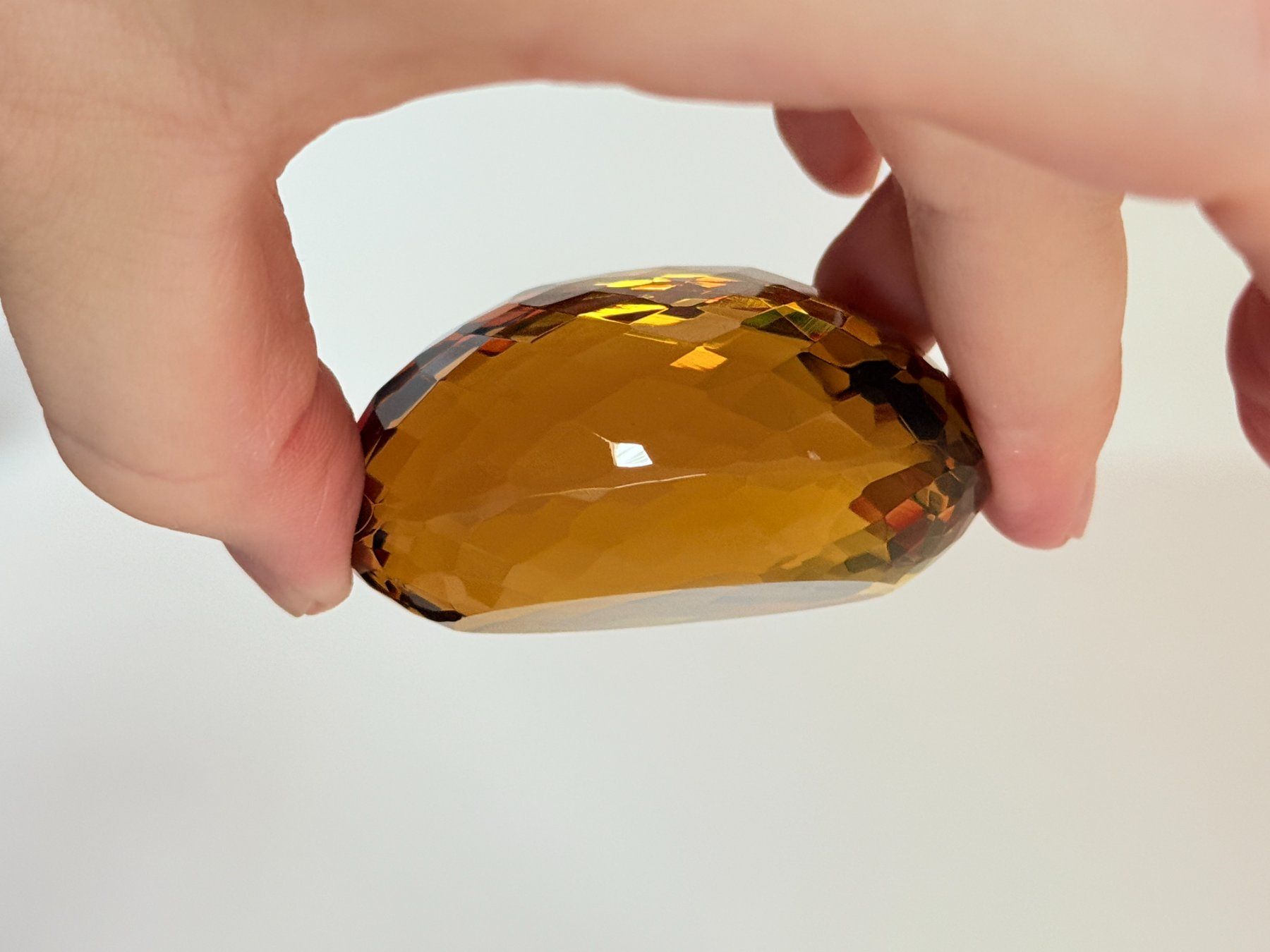 Minerali & Pietre curative: 461.45 Ct Certified Oval Cut Loose Gem – Nuovo e nell'imballaggio originale da Genève venduto da AWWA 2