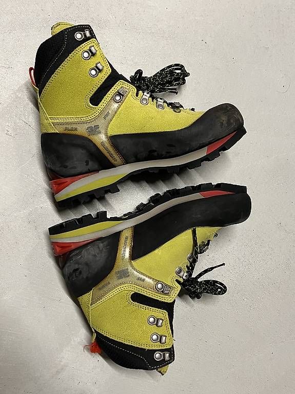 Salewa Chaussures femmes: Salewa Alpinstiefel Damen 37.5 – D'occasion à Zürich par A_Woo 2