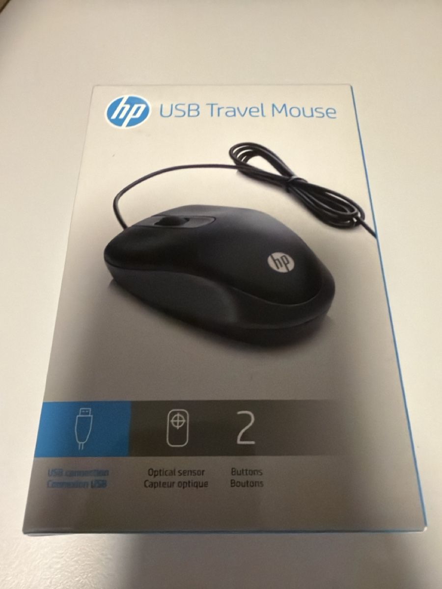 Hewlett Packard Maus: HP USB Travel Mouse optischer Sensor neu – Neu und originalverpackt aus Winkel von mic_8kbz