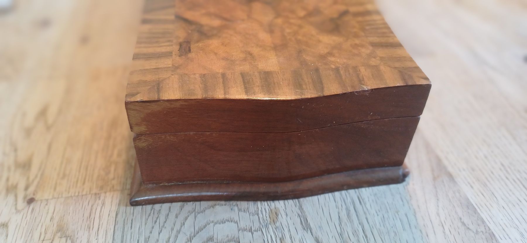 Articles en bois: Schöne Schatulle Nussbaum  – D'occasion à Flawil par Naphtali 2