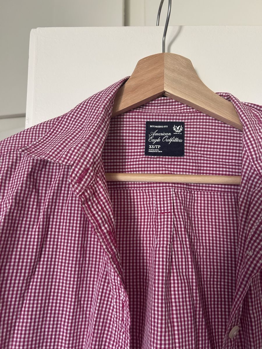 Chemisiers: American Eagle red gingham button up shirt – D'occasion à Zürich par ori_9dcy 1