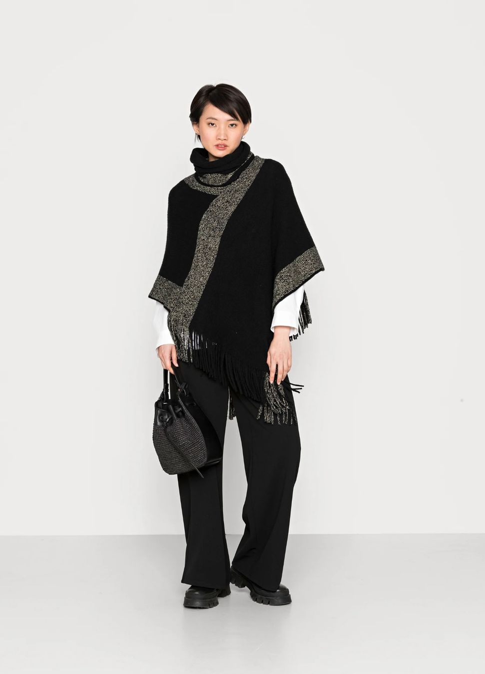 Autres vêtements & accessoires: Anna Field Cape – Neuf avec emballage d'origine à Luzern par Felicita_26 4
