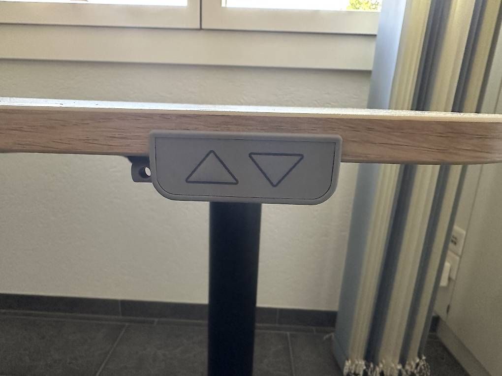 Scrivanie: Schreibtisch höhenverstellbar – Usato da Belp venduto da Bruno7327 2